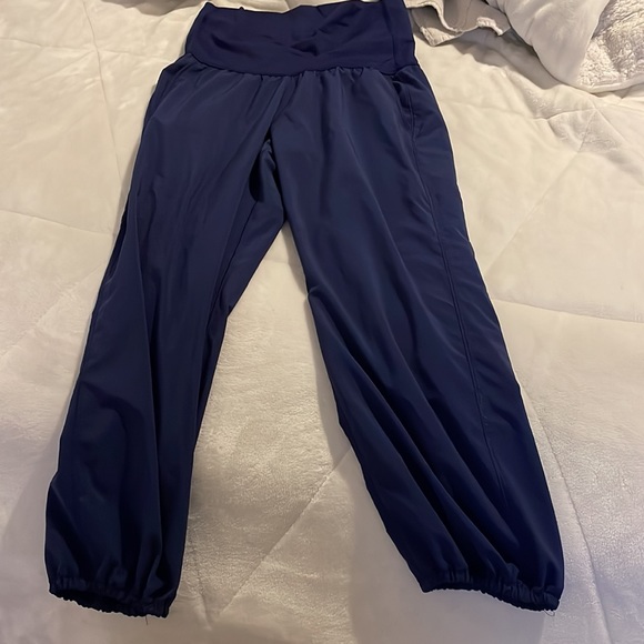 Like New, Blue lululemon, size 8 parachute pants - Picture 2 of 3